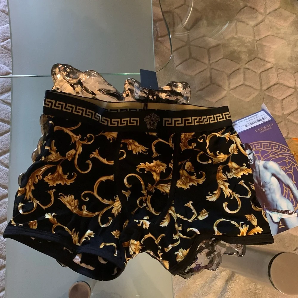 VERSACE - Picture 2 of 10